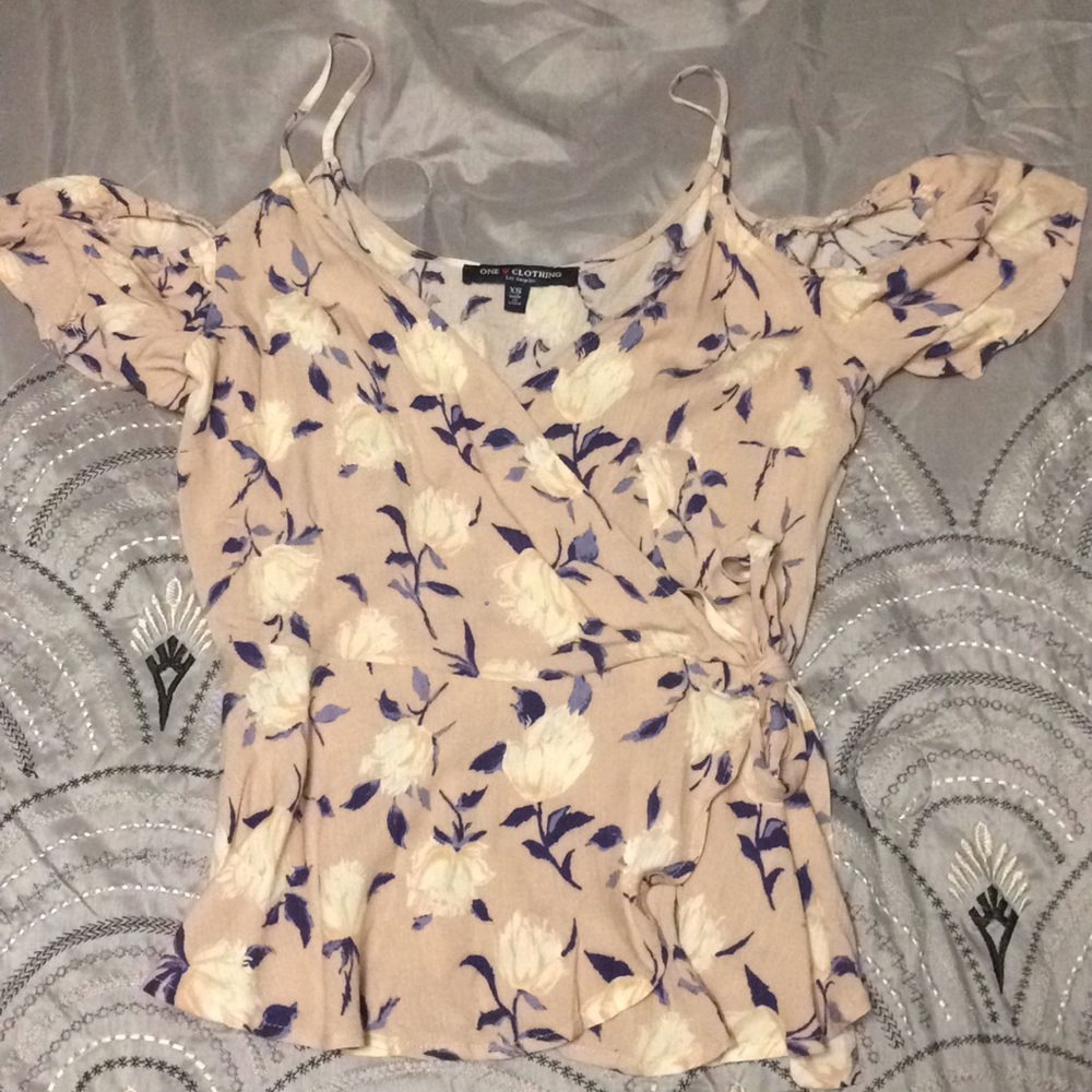 Super cute summery blouse